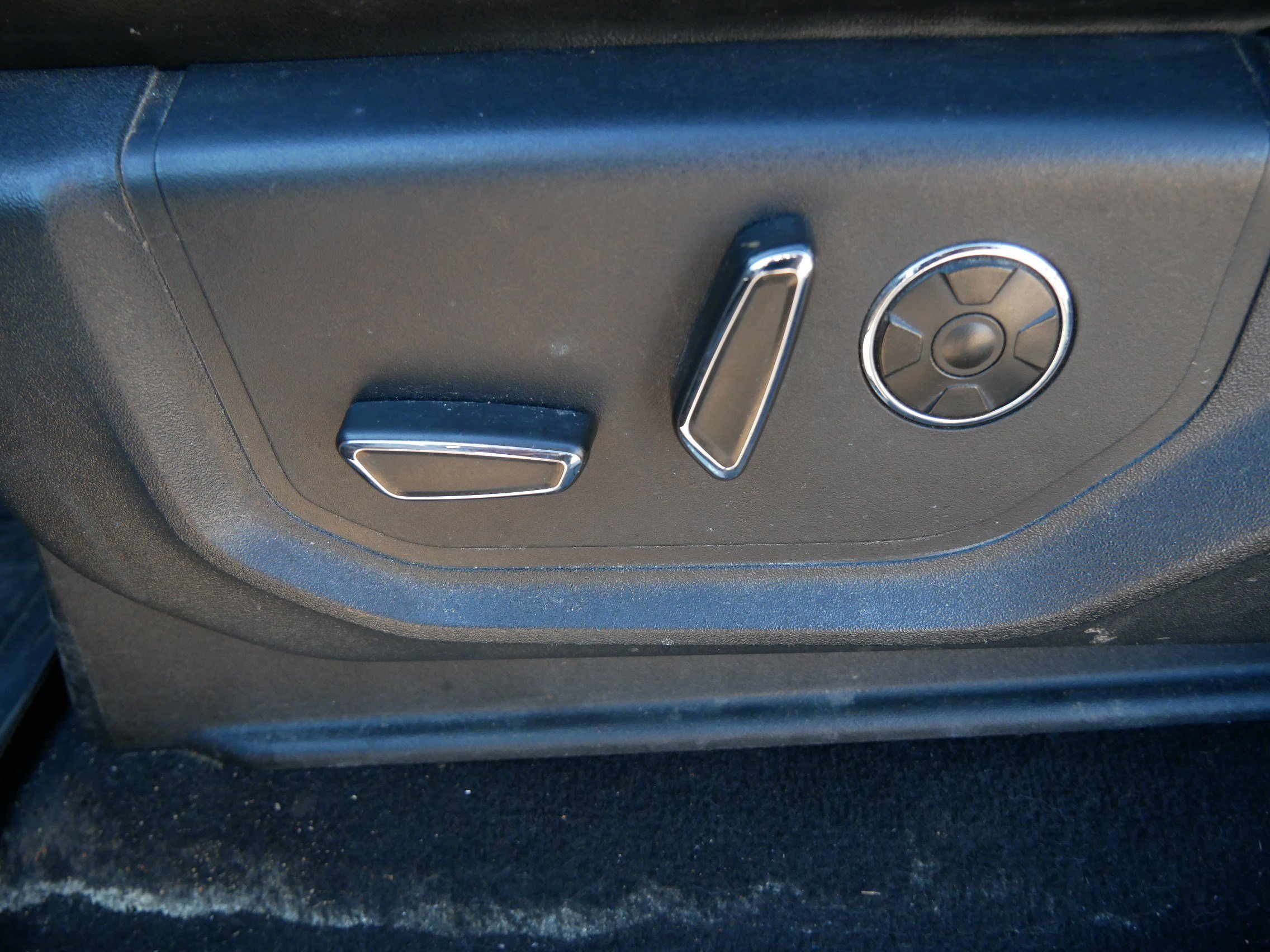 Used 2021 Ford F350 Platinum w/ Tremor Off-Road Package image 19