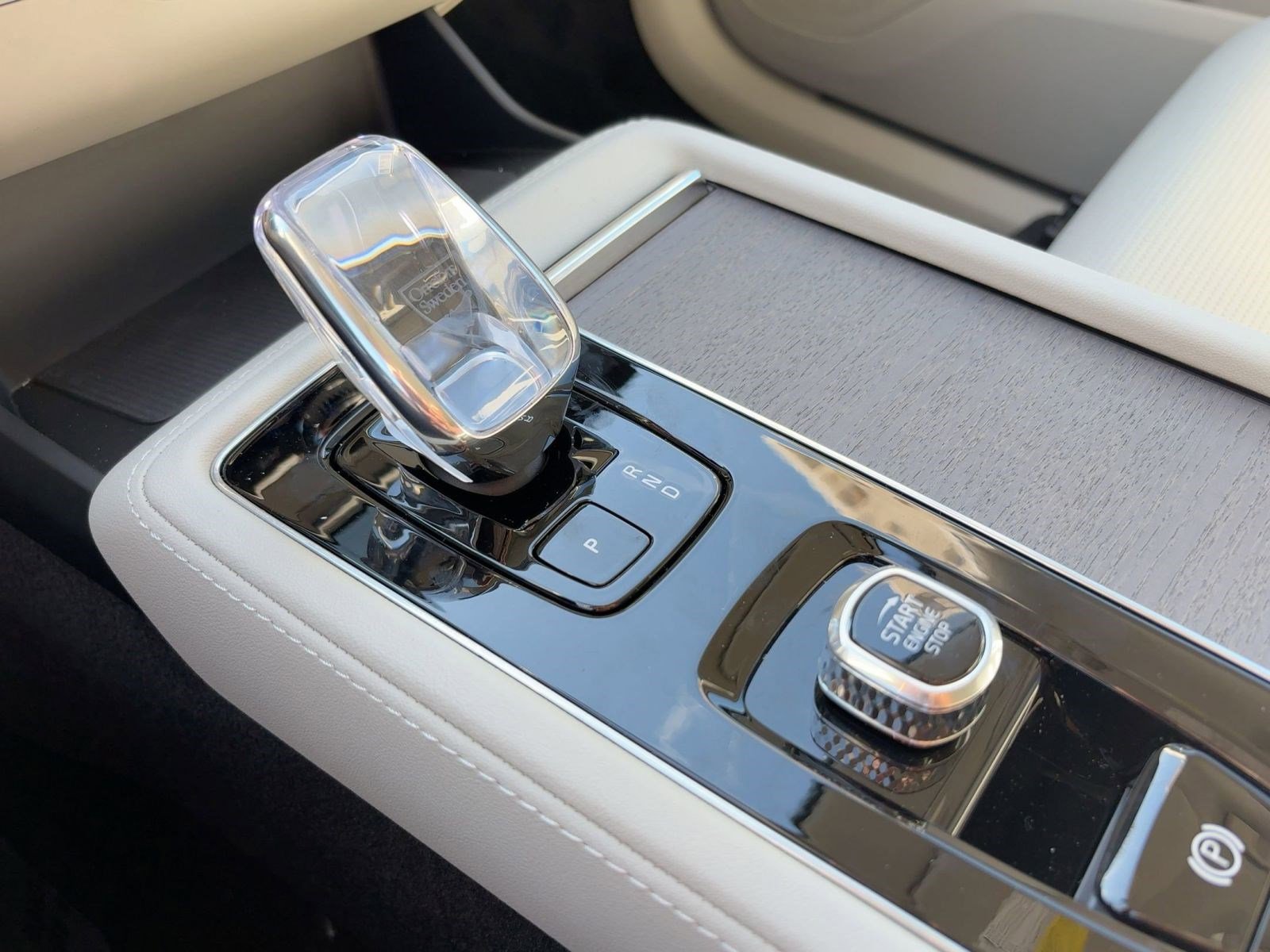 New 2026 Volvo XC90 T8 Ultra w/ Protection Package image 17