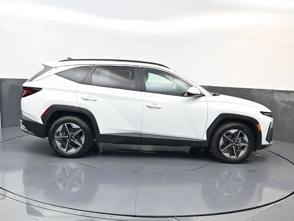 Certified 2025 Hyundai Tucson SEL FWD image 3