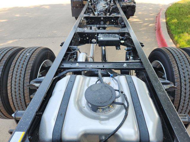 New 2025 Chevrolet Low Cab Forward image 32