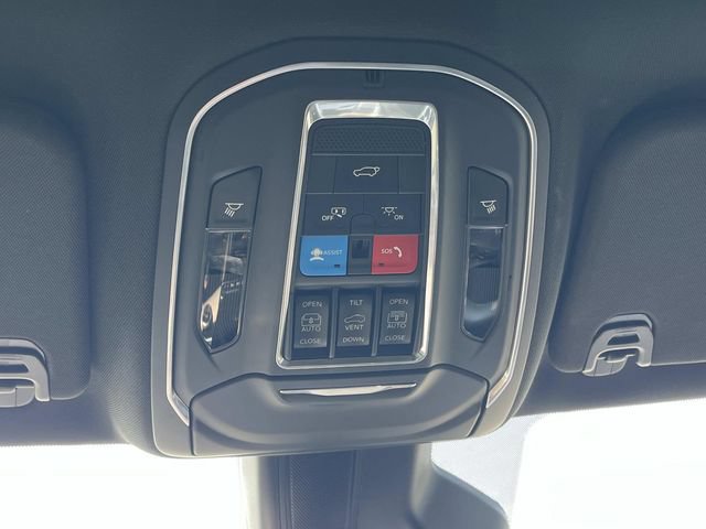 Used 2023 Jeep Wagoneer Series II AWD/4WD image 40