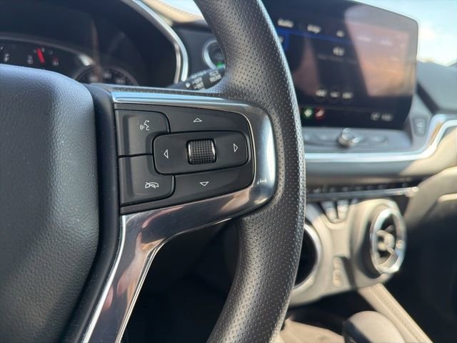 Used 2023 Chevrolet Blazer LT w/ Convenience Package FWD image 40