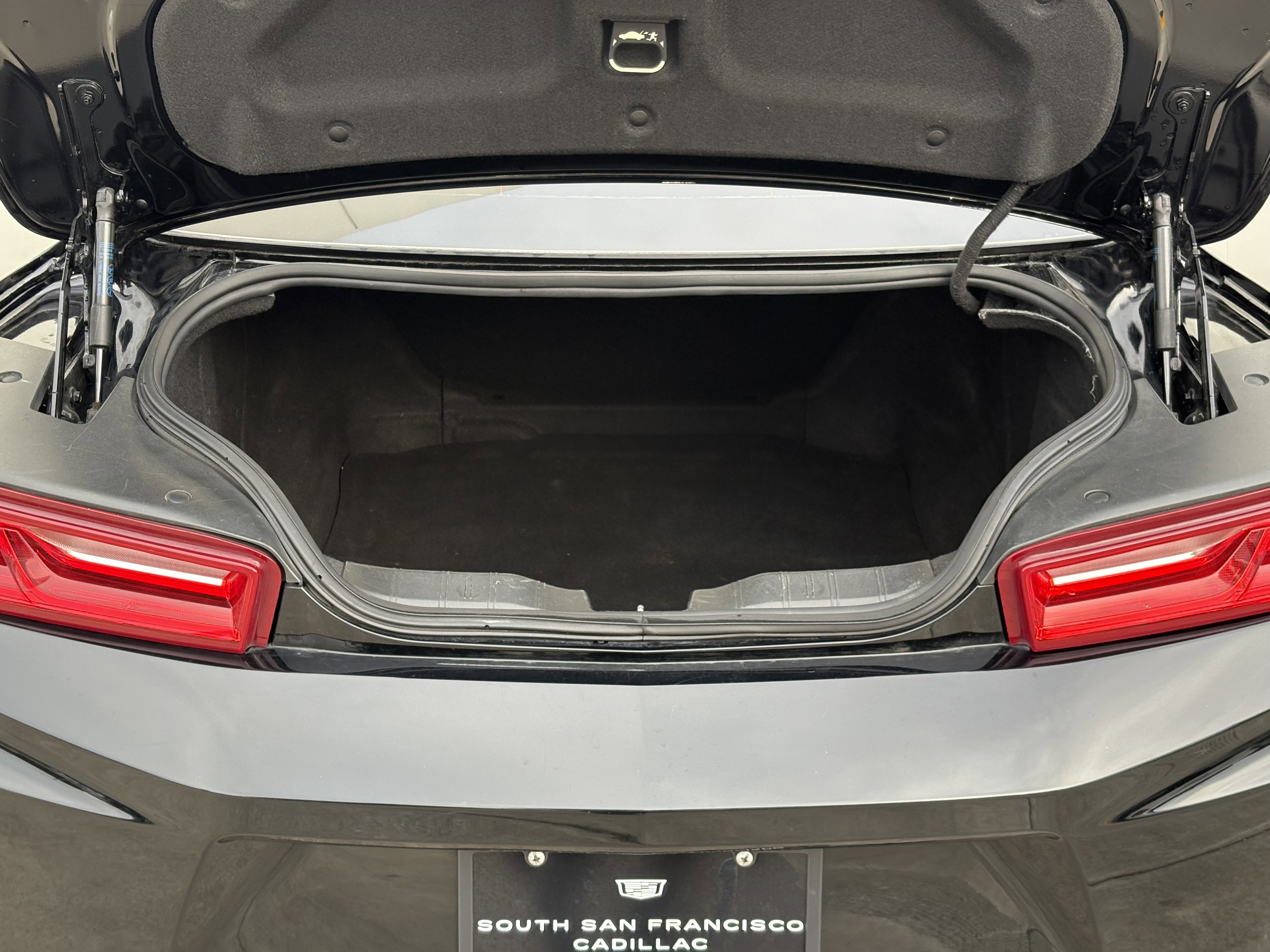 Used 2017 Chevrolet Camaro LT image 9