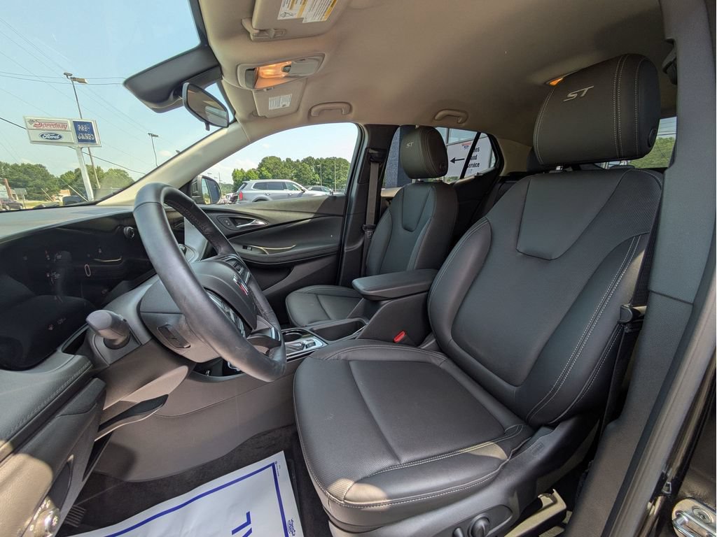 Used 2024 Buick Encore GX Sport Touring w/ Comfort Package FWD image 24