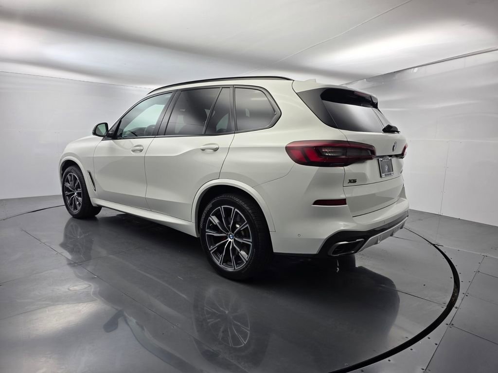 Used 2021 BMW X5 M50i w/ Executive Package image 6