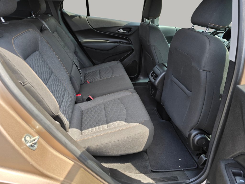 Used 2018 Chevrolet Equinox LT w/ LPO, Hit The Road Package AWD/4WD image 26