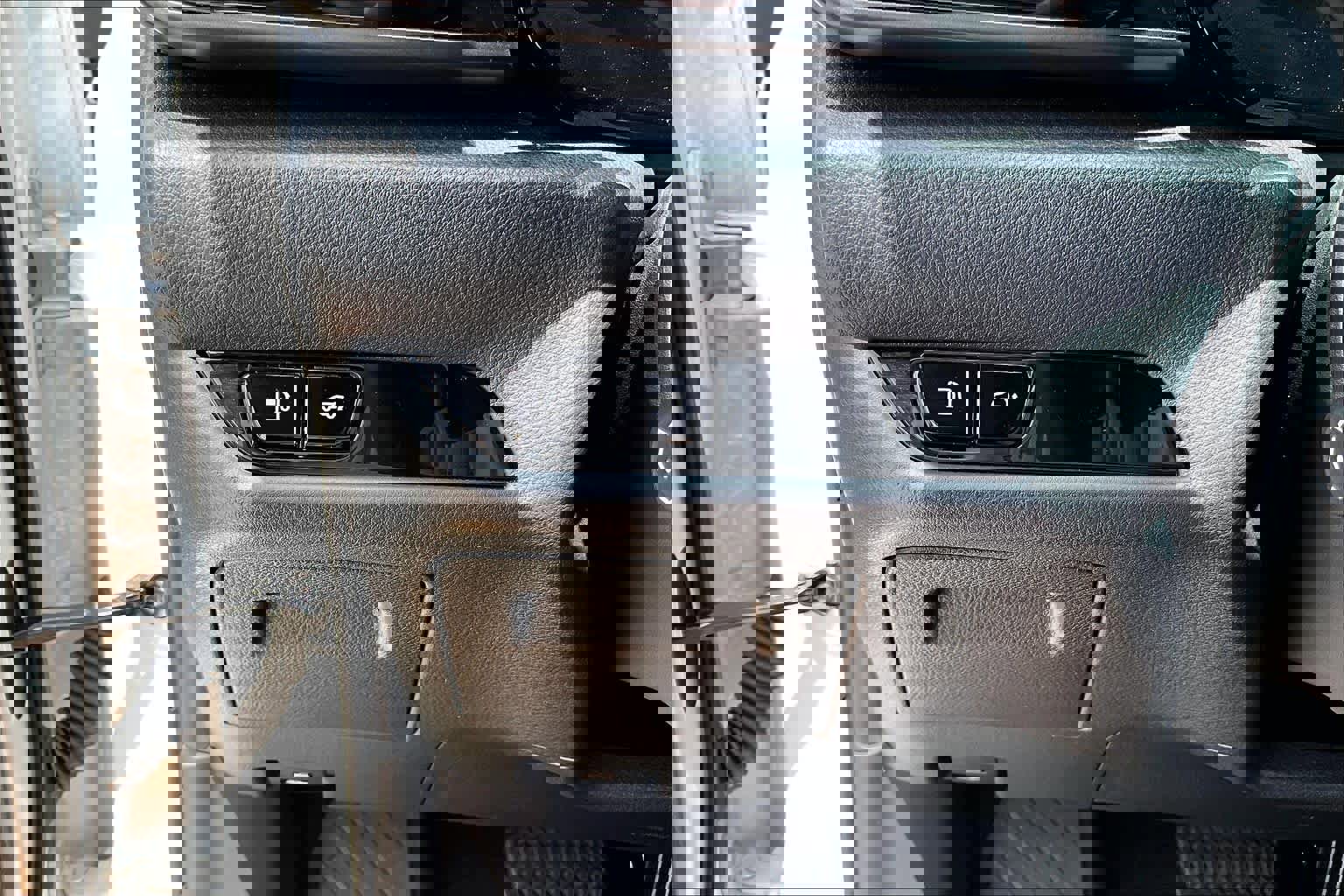 Used 2025 Lexus NX 250 FWD w/ Accessory Package (Z1) image 33