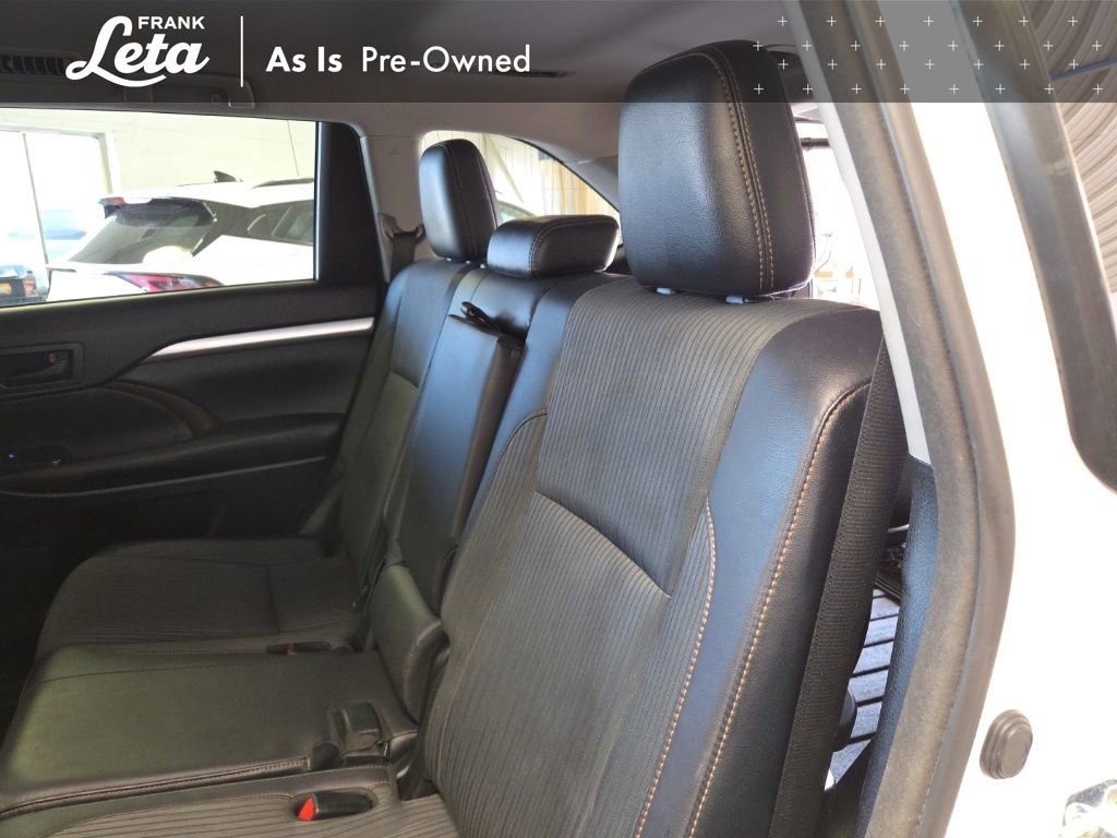 Used 2017 Toyota Highlander Plus AWD/4WD image 20