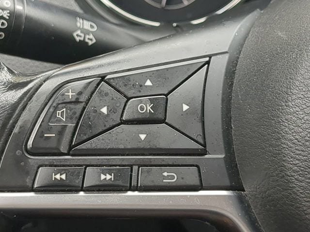 Used 2018 Nissan Rogue SV AWD/4WD image 23
