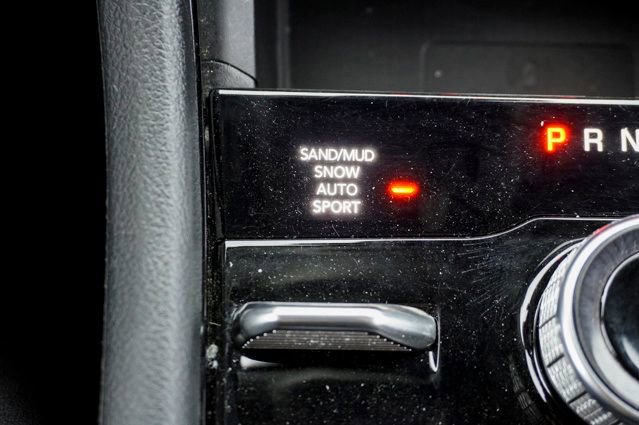 Used 2023 Jeep Grand Cherokee Limited w/ Luxury Tech Group II image 23