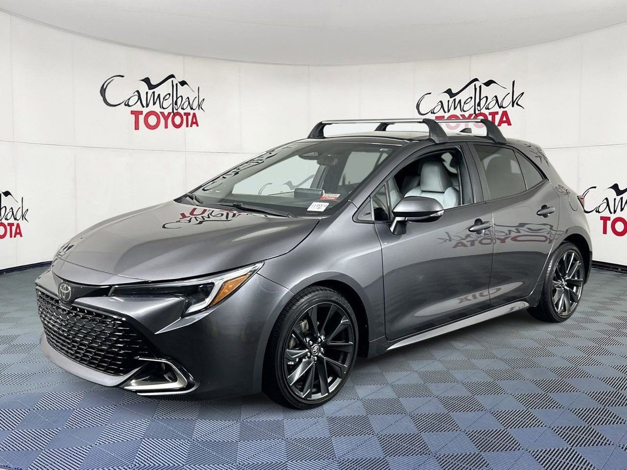 Used 2025 Toyota Corolla XSE image 2