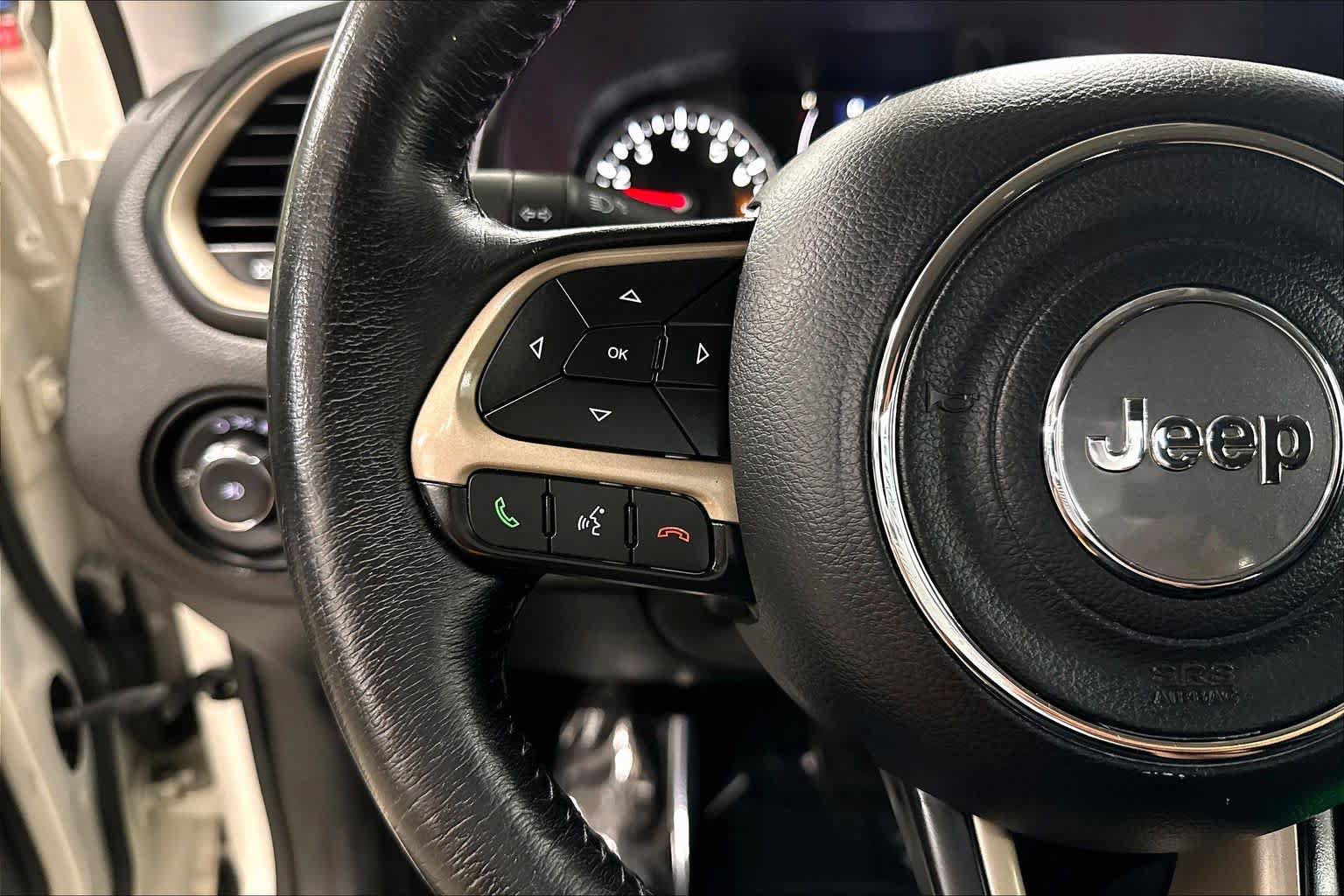 Used 2015 Jeep Renegade Latitude w/ Cold Weather Group II AWD/4WD image 23