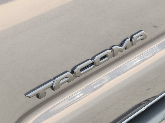 Used 2022 Toyota Tacoma SR5 RWD image 8