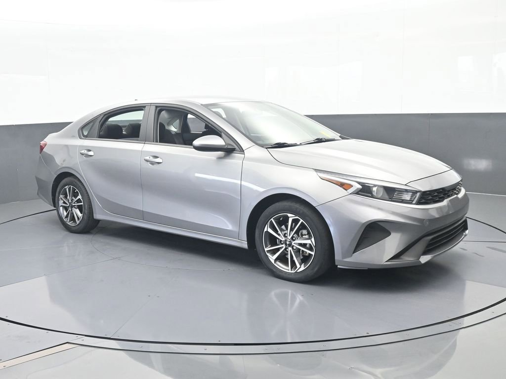 Used 2022 Kia Forte LXS image 8