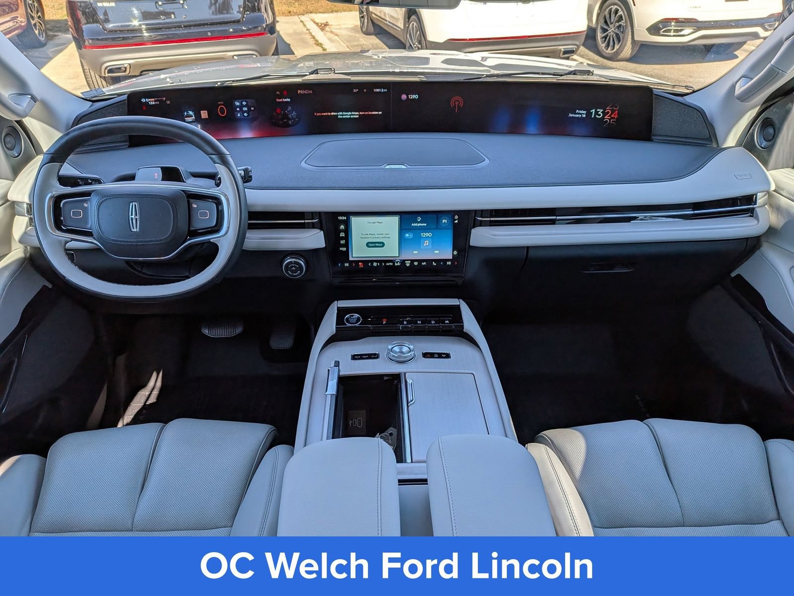 Certified 2025 Lincoln Navigator Reserve AWD/4WD image 18