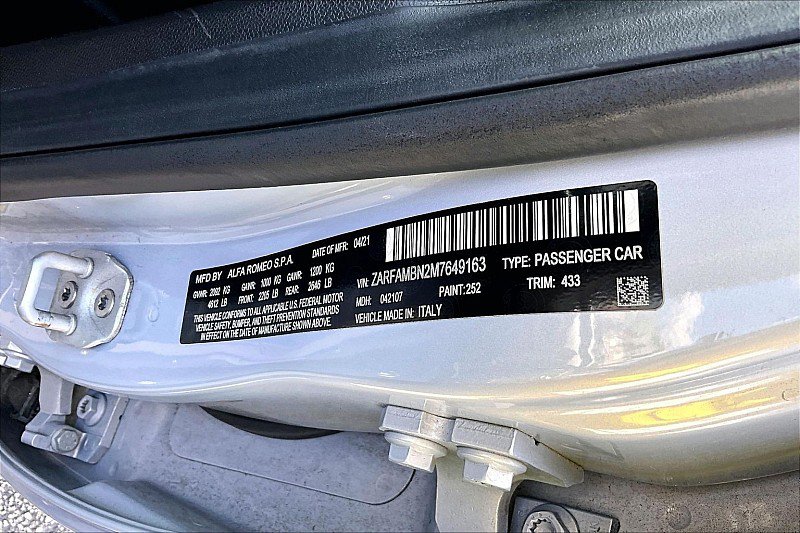 Used 2021 Alfa Romeo Giulia Ti RWD image 25