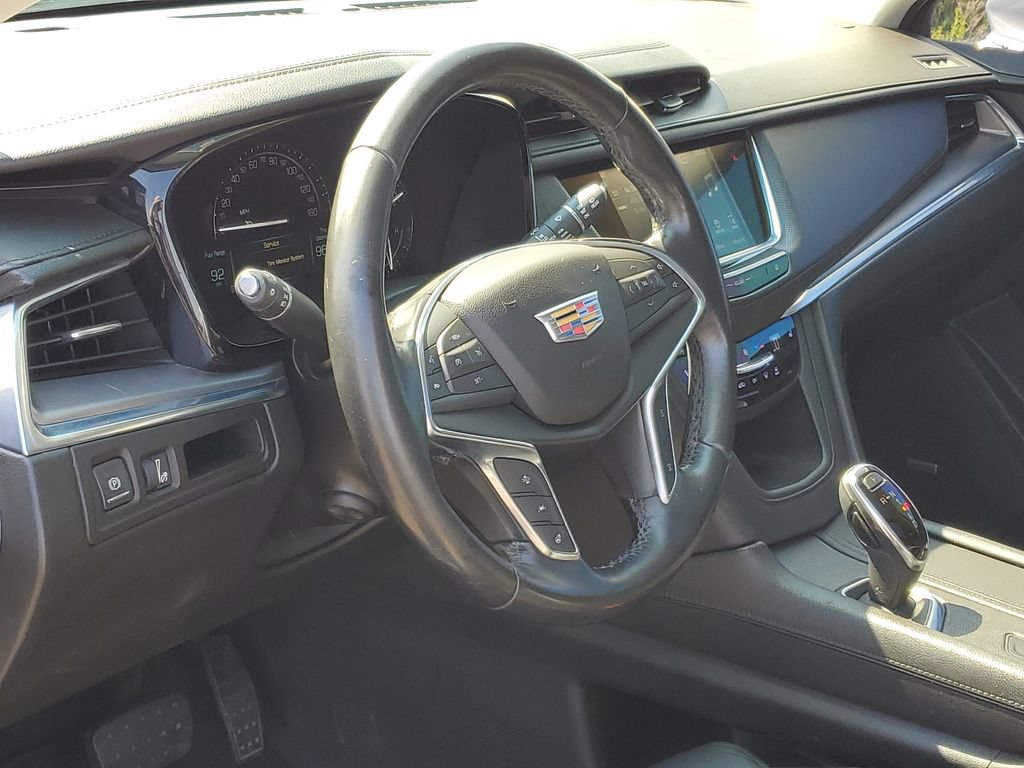 Used 2018 Cadillac XT5 Luxury w/ Driver Awareness Package FWD image 8