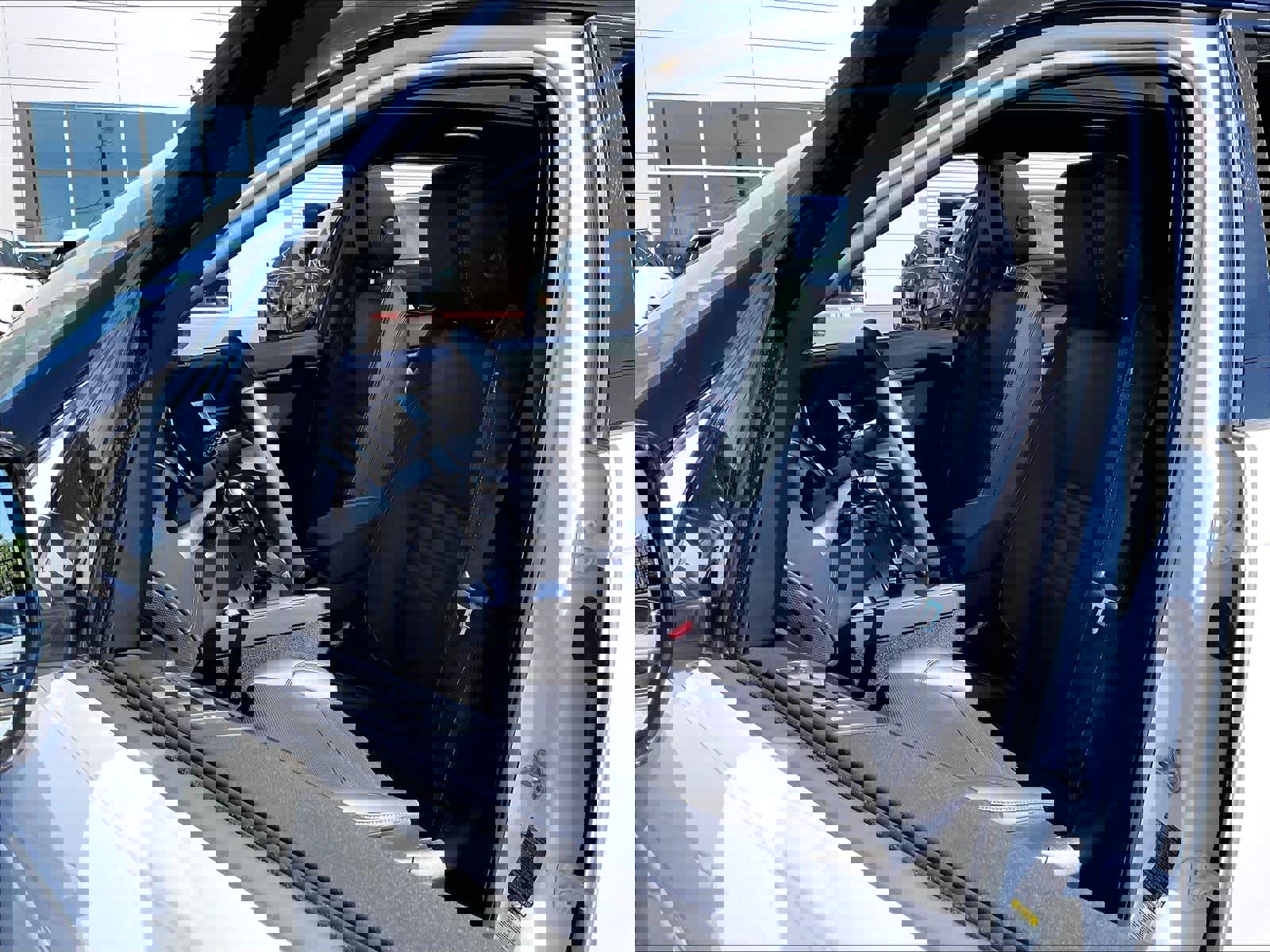 Used 2025 Land Rover Discovery Sport Dynamic SE image 26