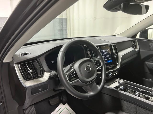 Certified 2025 Volvo XC60 B5 Plus AWD/4WD image 10
