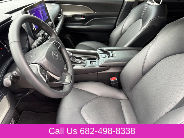 Used 2025 Toyota Grand Highlander AWD image 21
