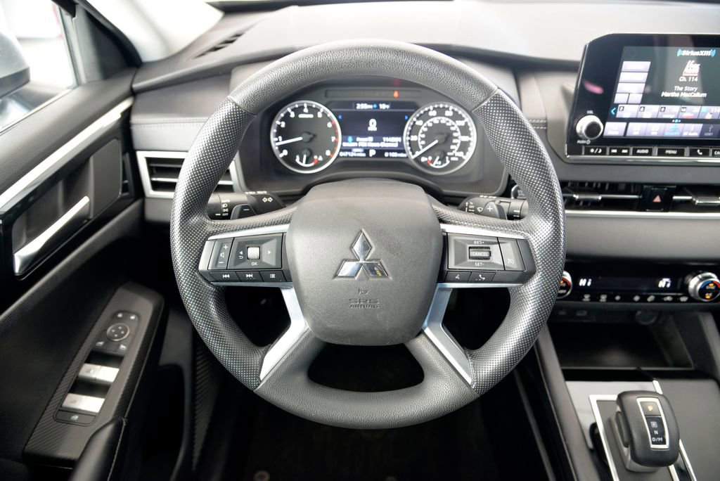 Used 2022 Mitsubishi Outlander ES image 18