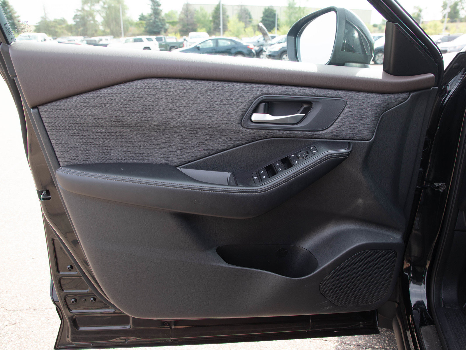 Used 2022 Nissan Rogue SV AWD/4WD image 20