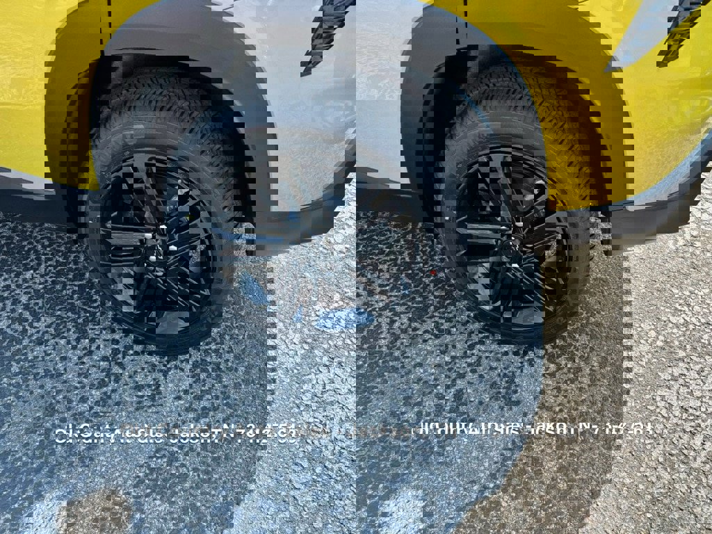 Used 2024 Chevrolet Trax ACTIV w/ Sunroof Package image 9