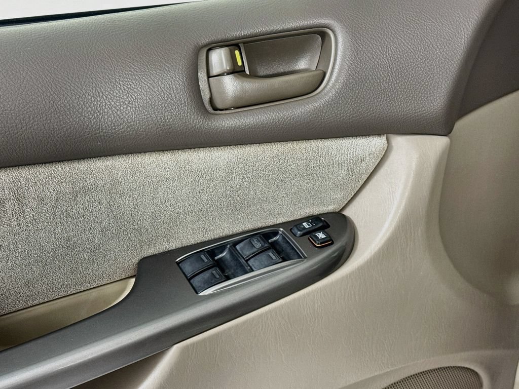 Used 2009 Toyota Sienna CE FWD image 16