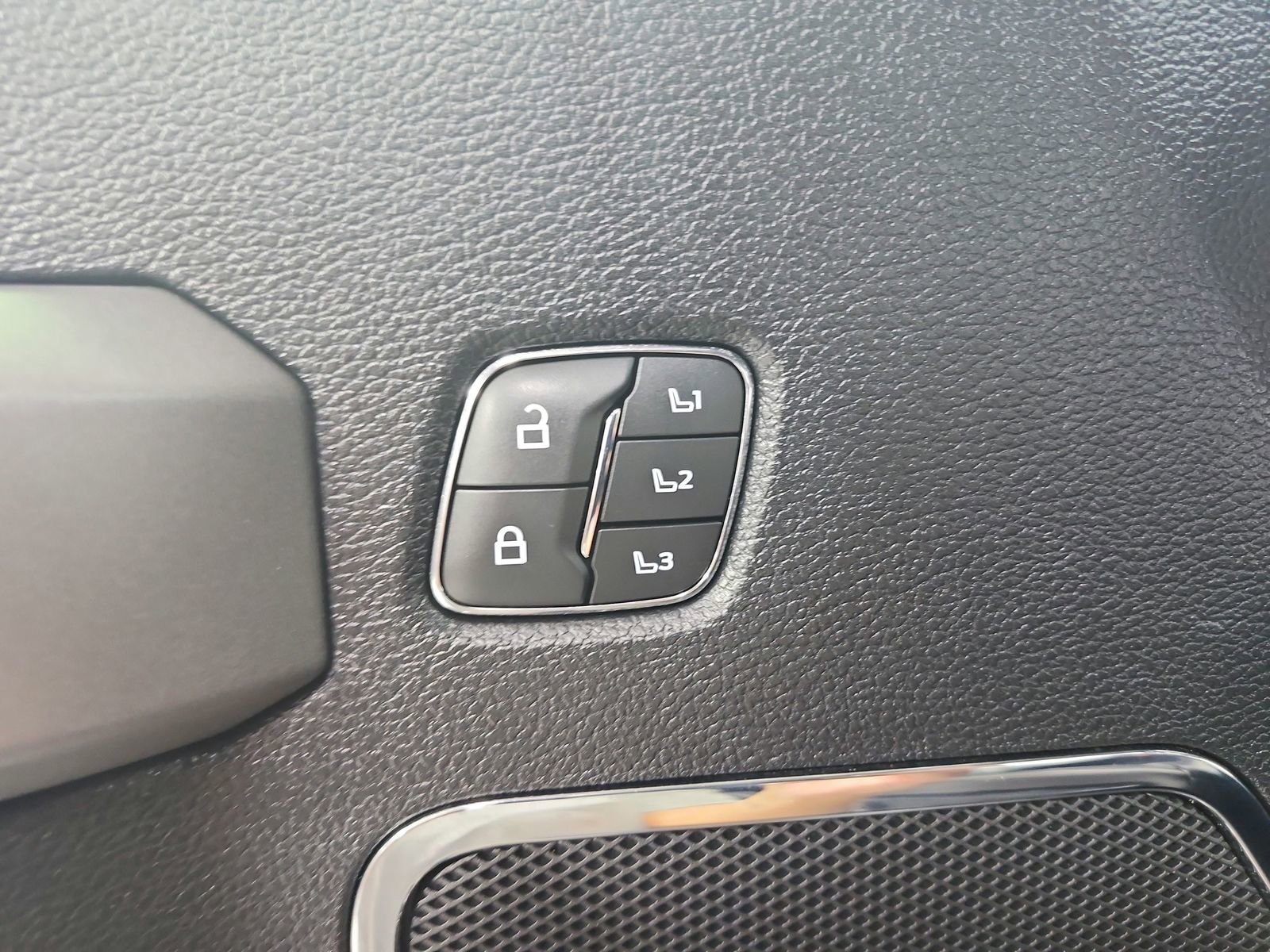 Used 2021 Ford F250 Platinum AWD/4WD image 21