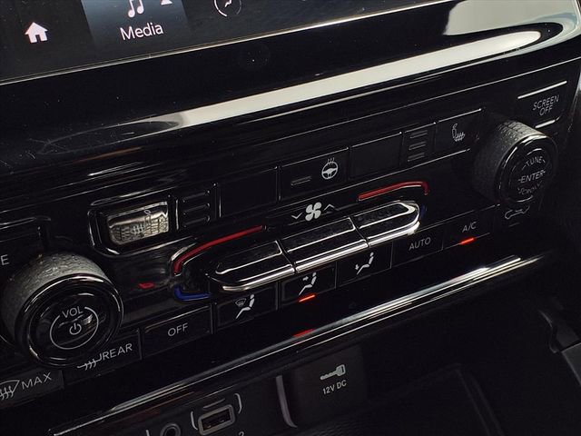 Used 2023 Jeep Grand Cherokee L Laredo image 18