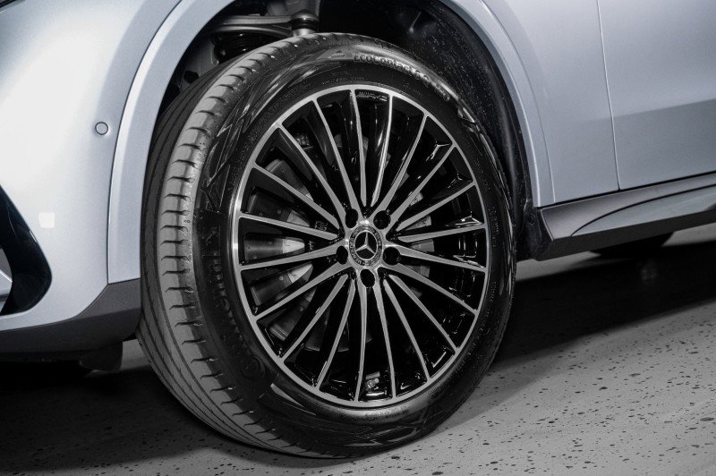 Certified 2026 Mercedes-Benz GLC 300 image 9