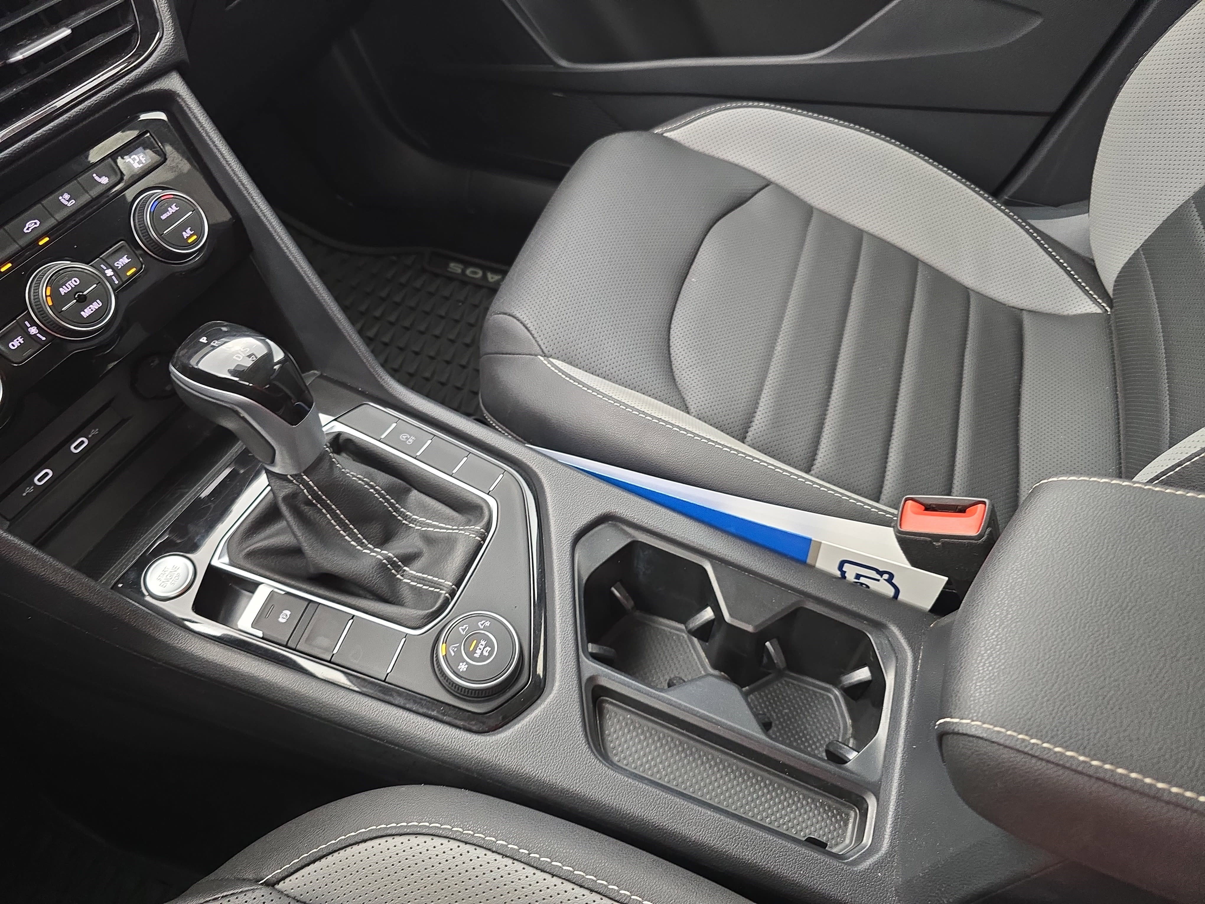 Used 2024 Volkswagen Taos SEL image 24