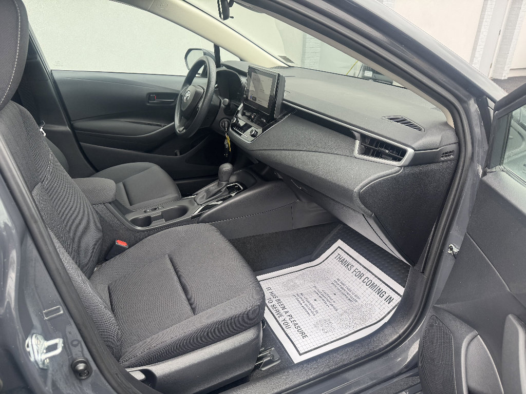 Used 2023 Toyota Corolla LE image 12