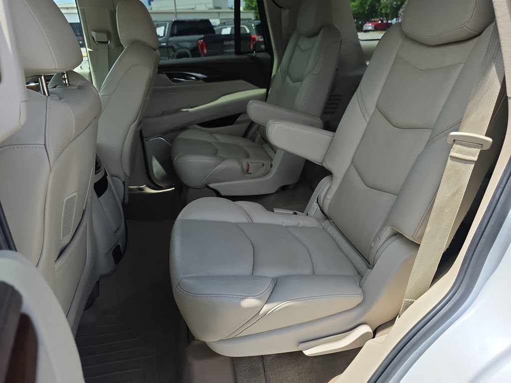 Used 2017 Cadillac Escalade 2WD image 31