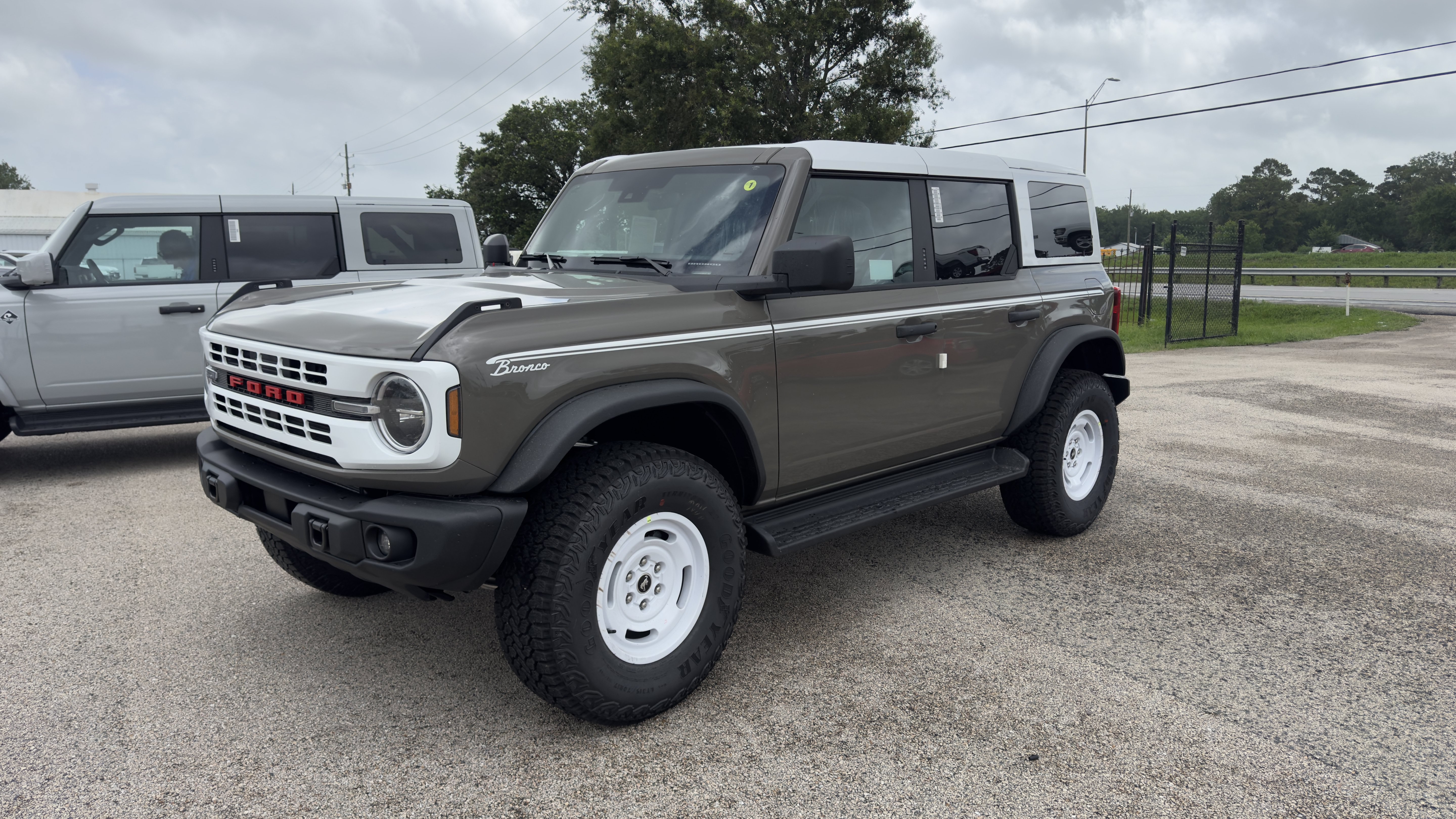 New 2026 Ford Bronco Heritage Edition AWD/4WD image 6