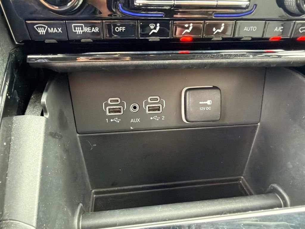 Used 2023 Jeep Grand Cherokee Limited w/ Black Appearance Package RWD image 31