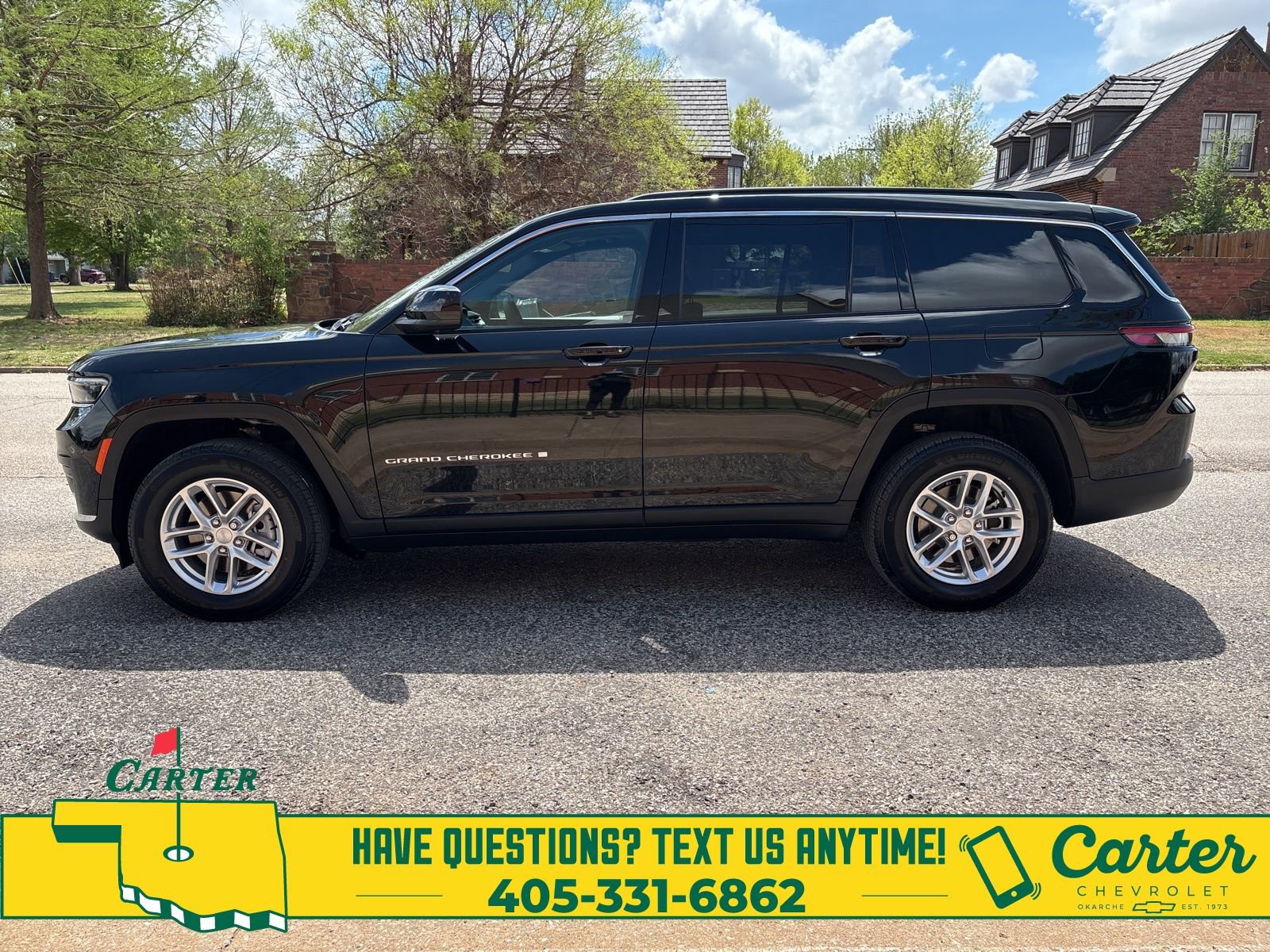 Used 2025 Jeep Grand Cherokee L Laredo image 9