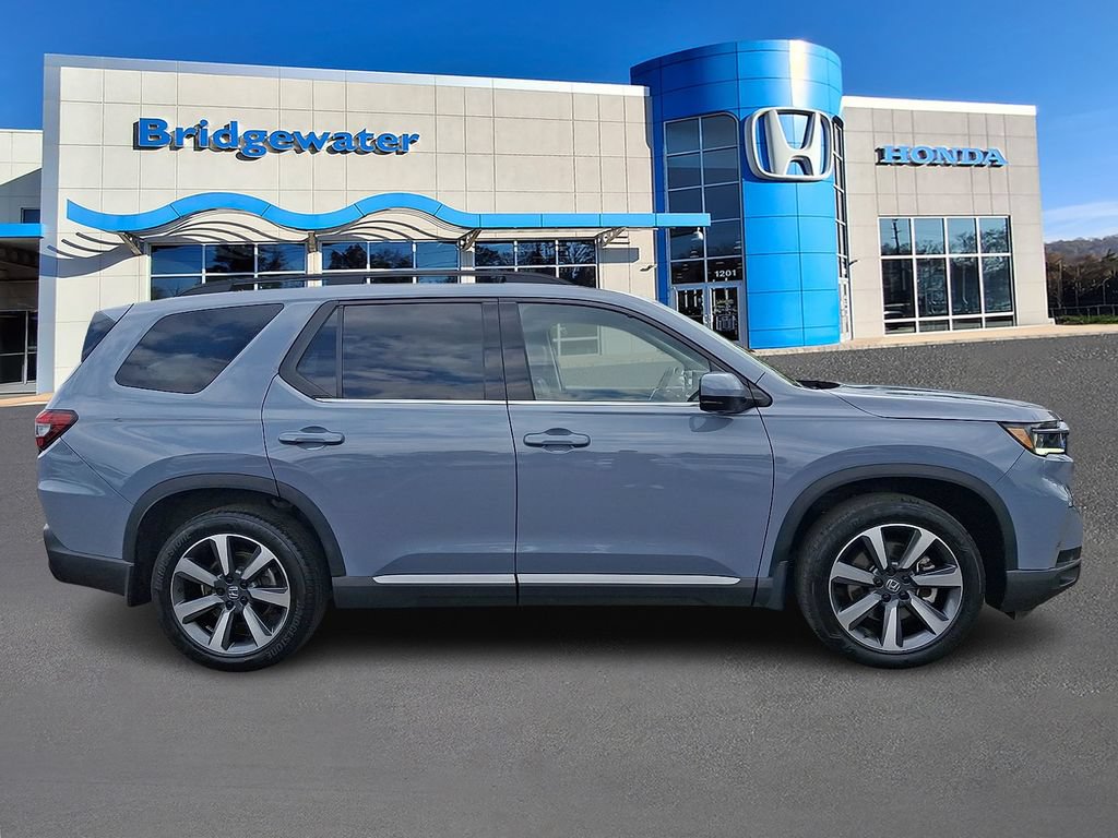 Used 2025 Honda Pilot Elite image 7