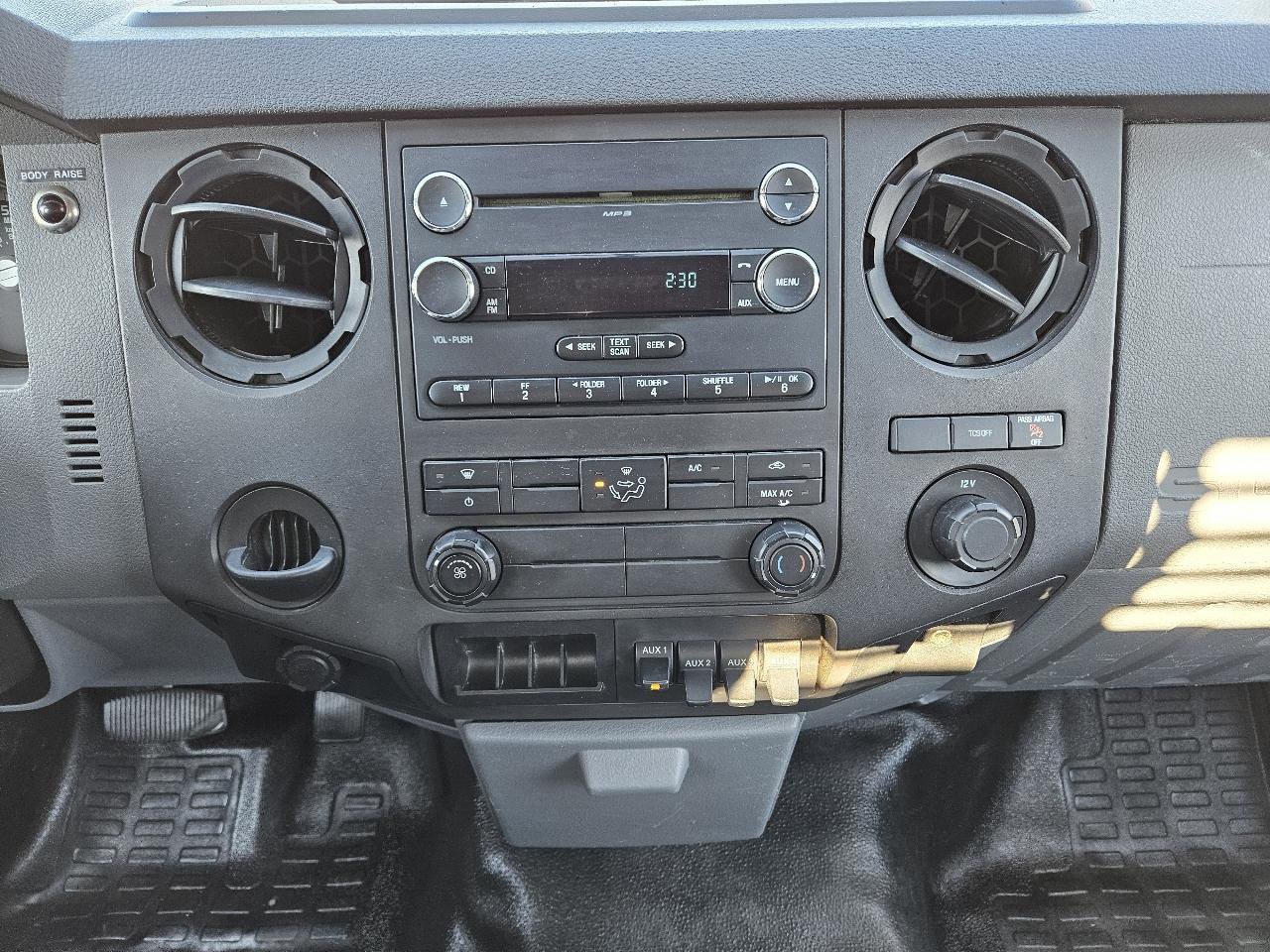 Used 2015 Ford F350 XL image 29