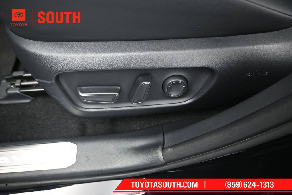 Used 2026 Toyota RAV4 XSE AWD/4WD image 23