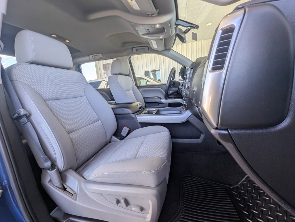 Used 2018 Chevrolet Silverado 1500 LT w/ All Star Edition image 28