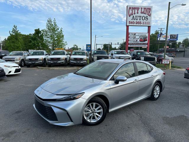 Used 2025 Toyota Camry LE FWD image 1