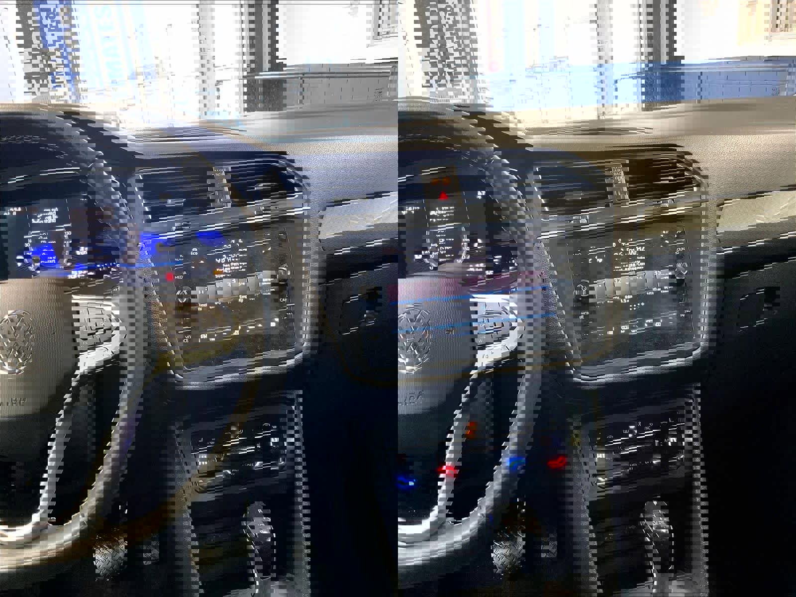 Certified 2023 Volkswagen Tiguan SE AWD/4WD image 18