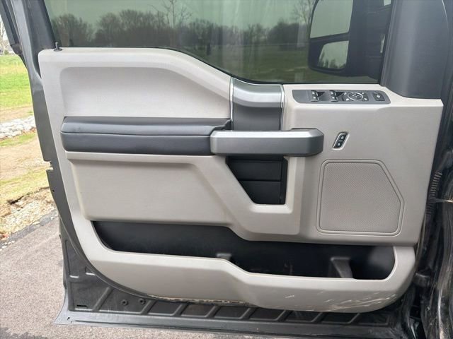 Used 2017 Ford F250 XLT w/ XLT Premium Package image 28