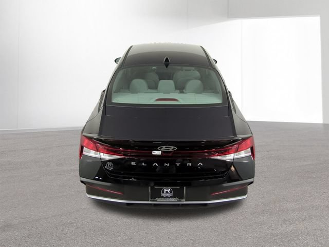 New 2026 Hyundai Elantra Sport FWD image 34
