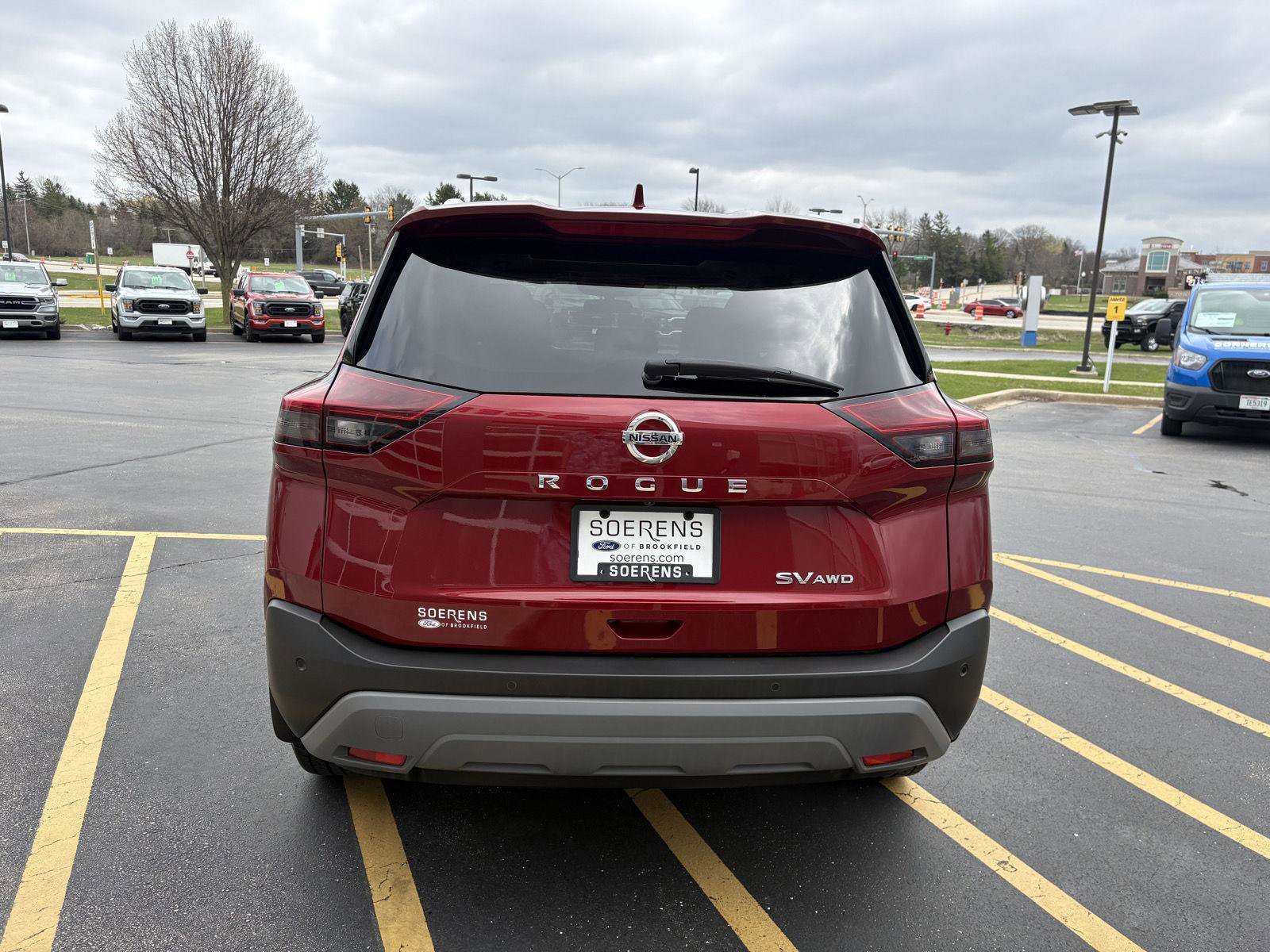 Used 2021 Nissan Rogue SV image 5