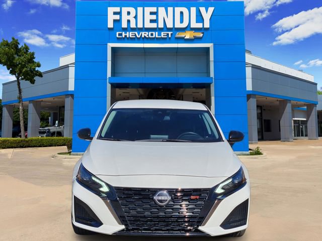 Used 2023 Nissan Altima 2.5 SR image 2