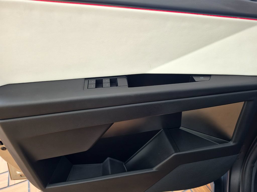 Used 2024 Tesla Cybertruck AWD Crew Cab image 17