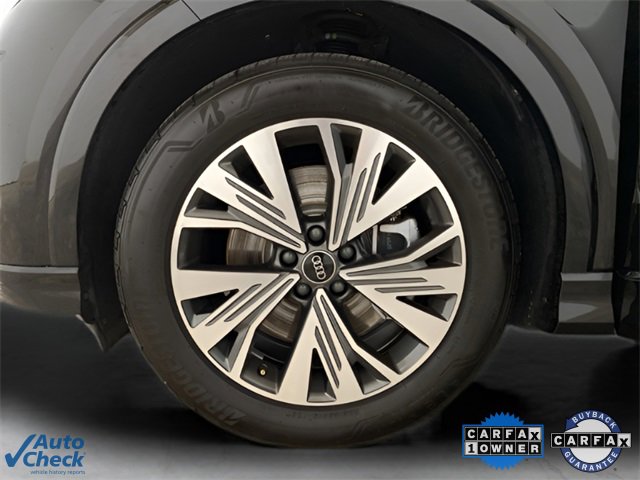 Used 2024 Audi Q4 e-tron Premium image 19