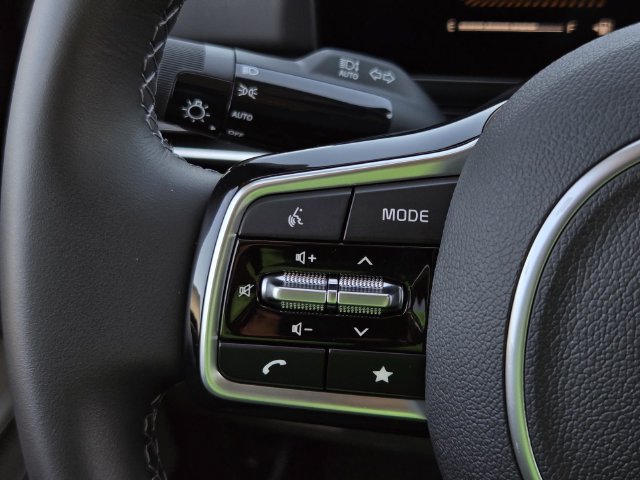 Used 2026 Kia Carnival FWD image 27